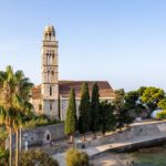Korčula czy Hvar? Gdzie łatwiej znaleźć puste plaże i niższe ceny w lipcu